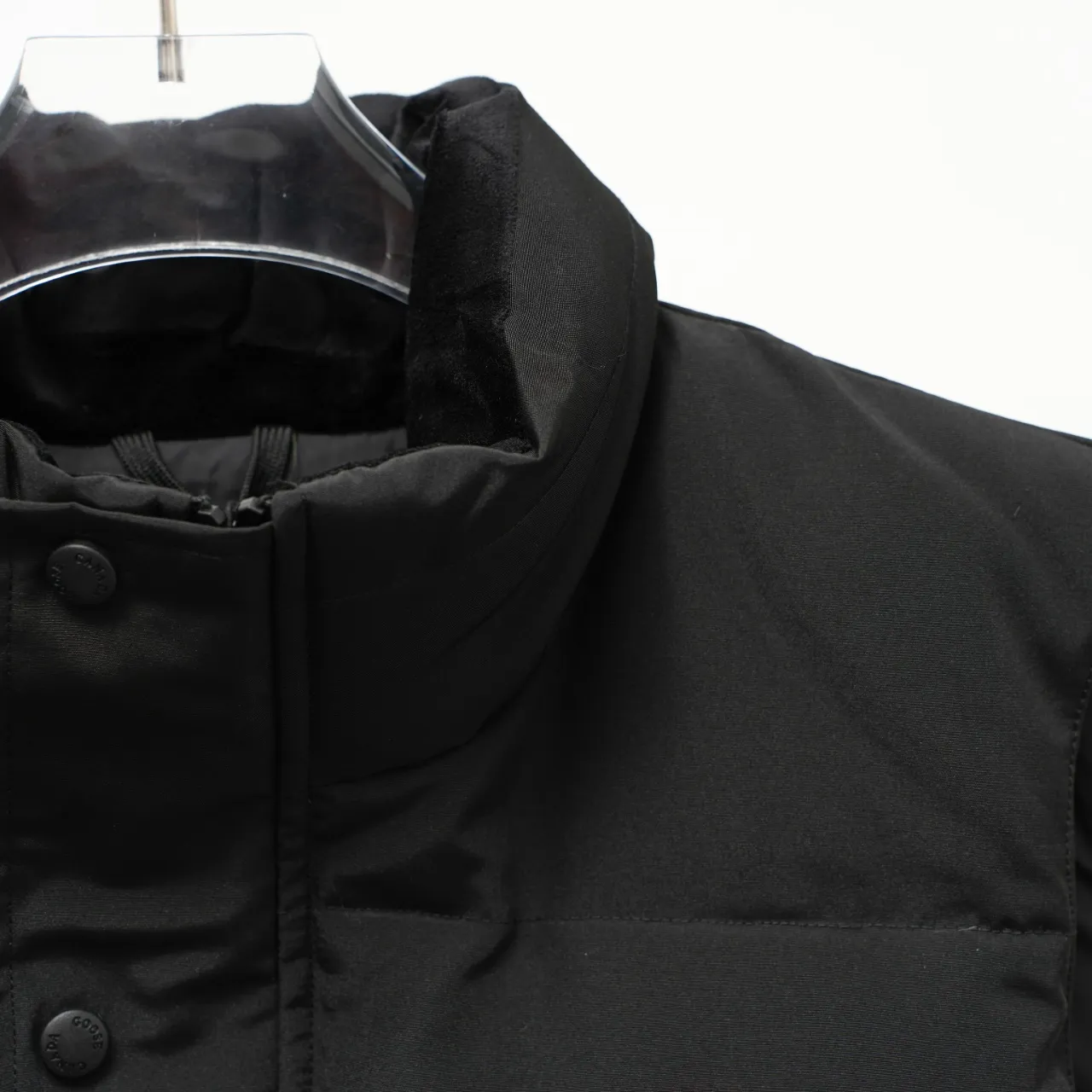 P340 CANADA GOOSE丨Canada Goose slanted pocket stand collar down vest Color: black with red label Size: XS-XXL